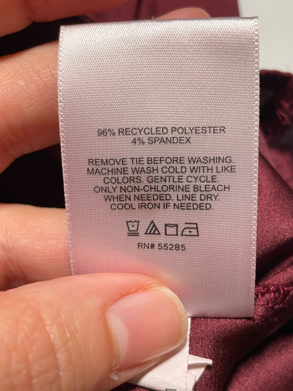 Express Relaxed Portofino Tie Front button down blouse. Maroon. Size M. - Picture 9 of 9